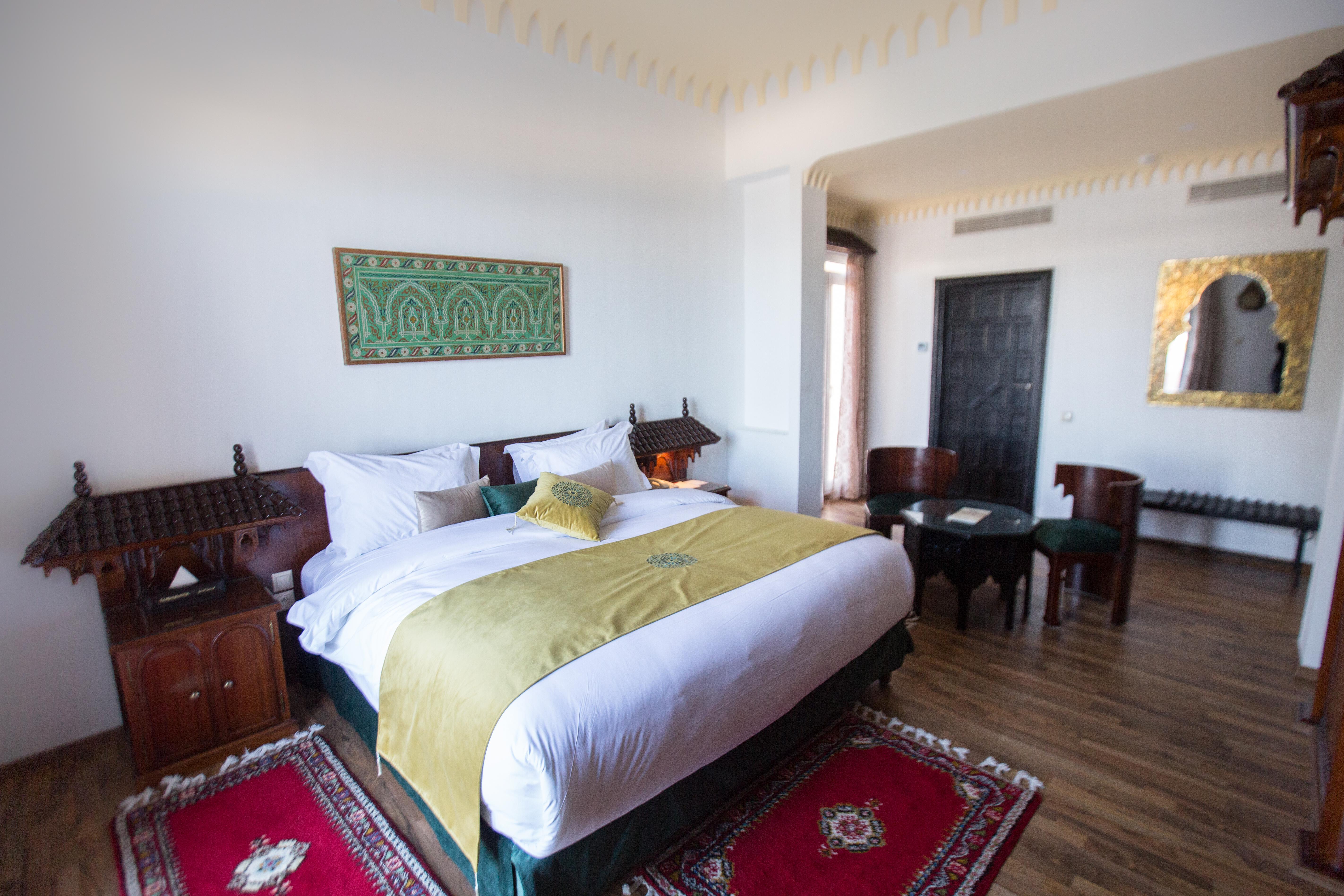 El Minzah Hotel Tanger Buitenkant foto A room at the hotel