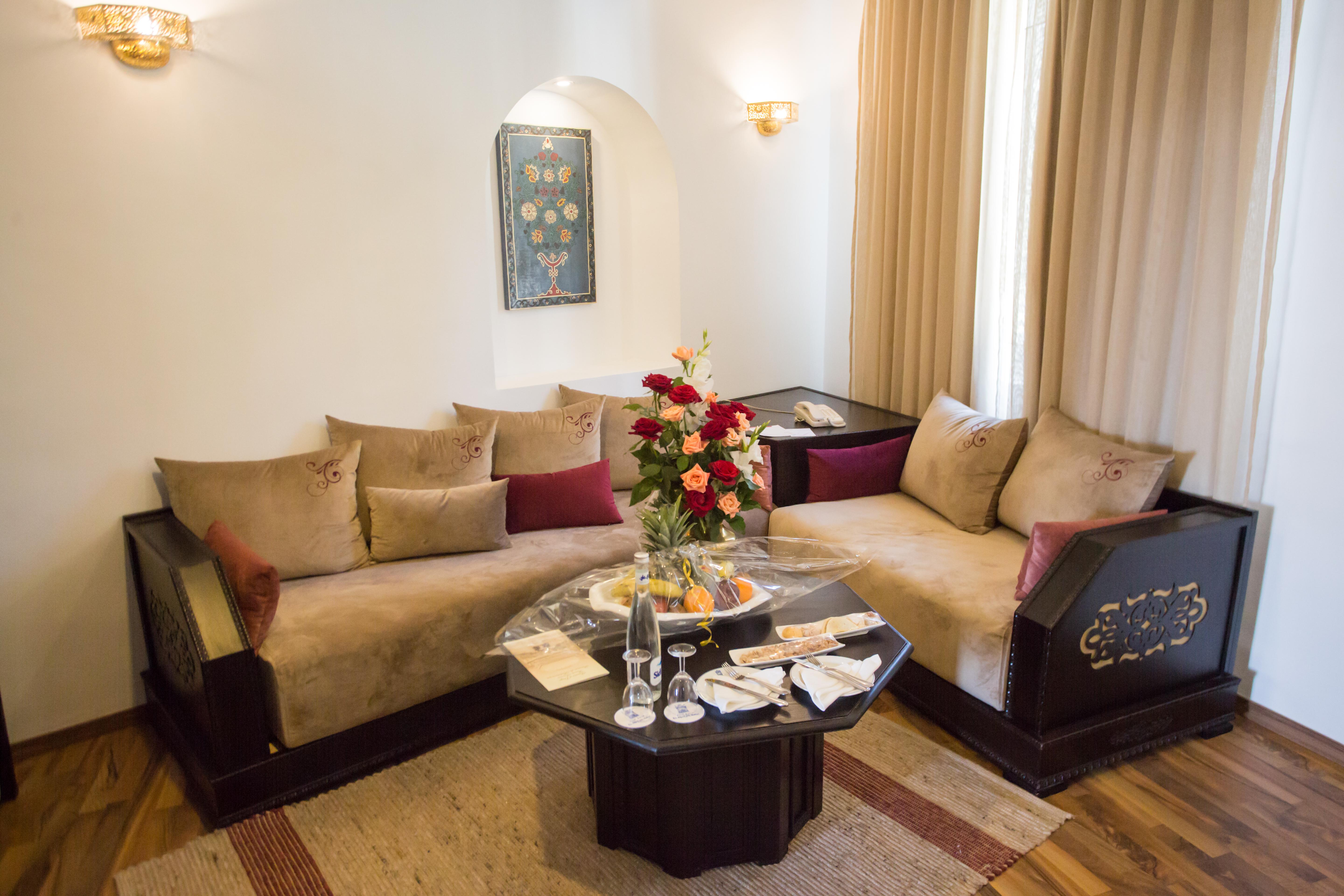 El Minzah Hotel Tanger Buitenkant foto A Moroccan salon