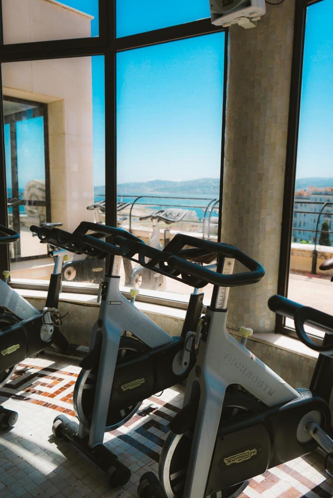 El Minzah Hotel Tanger Buitenkant foto The gym at the hotel