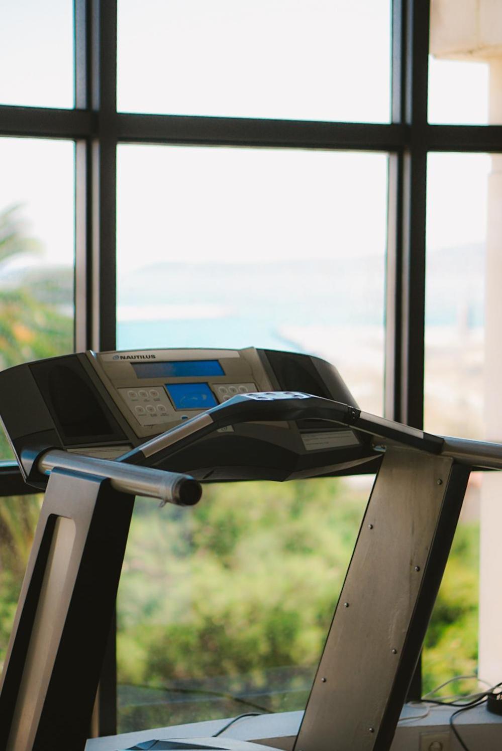 El Minzah Hotel Tanger Buitenkant foto A treadmill