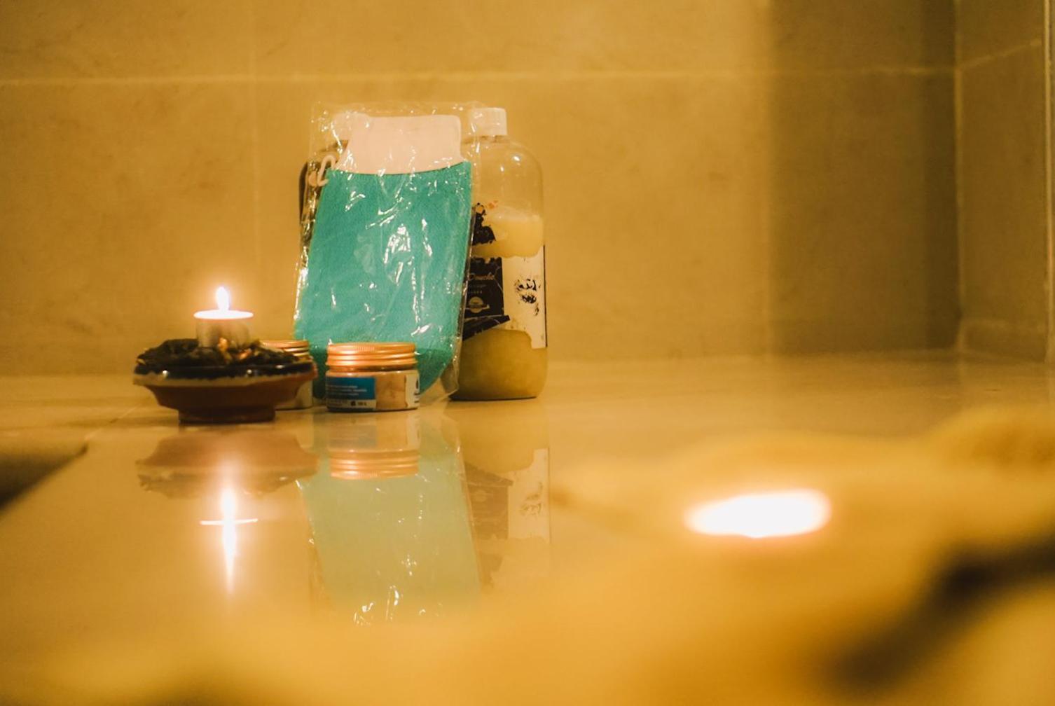 El Minzah Hotel Tanger Buitenkant foto A relaxing bath
