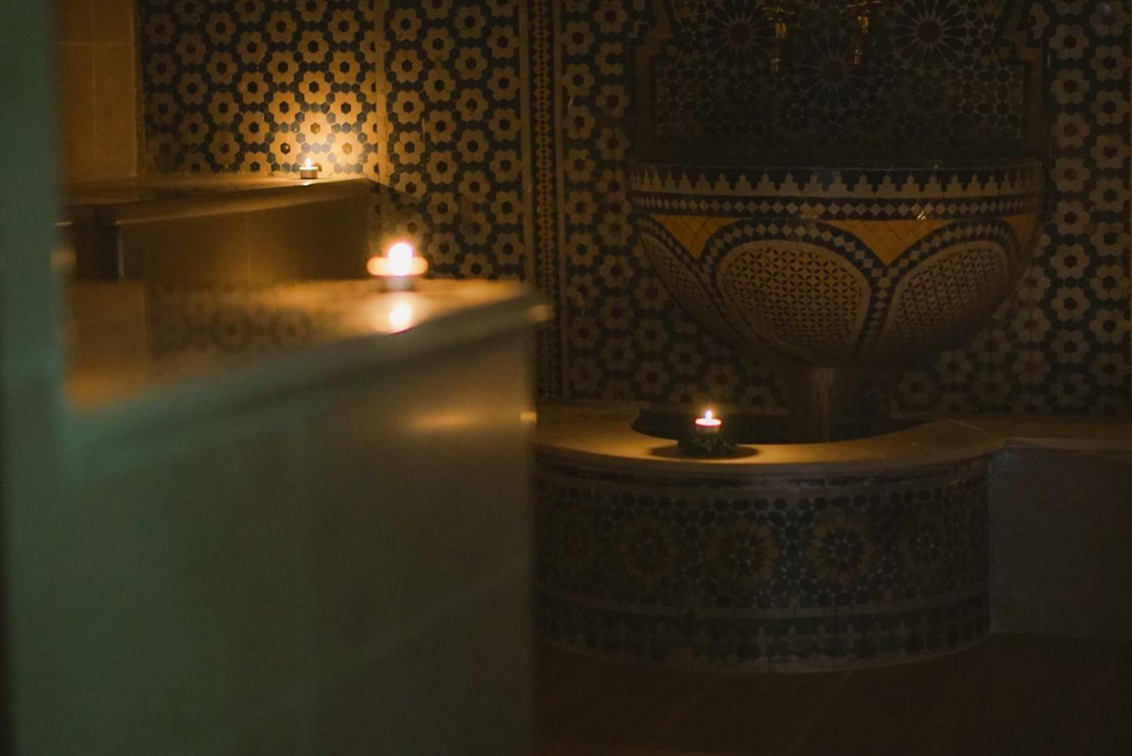 El Minzah Hotel Tanger Buitenkant foto A hammam in Morocco