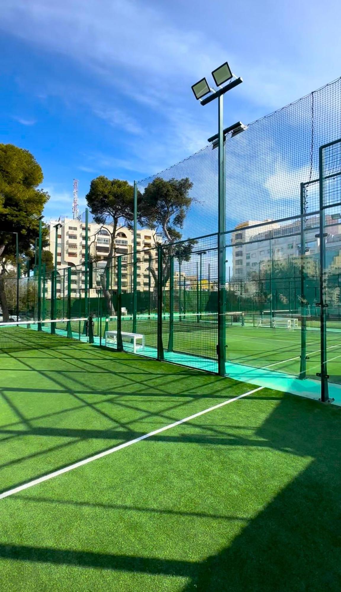 El Minzah Hotel Tanger Buitenkant foto A paddle tennis court in Madrid