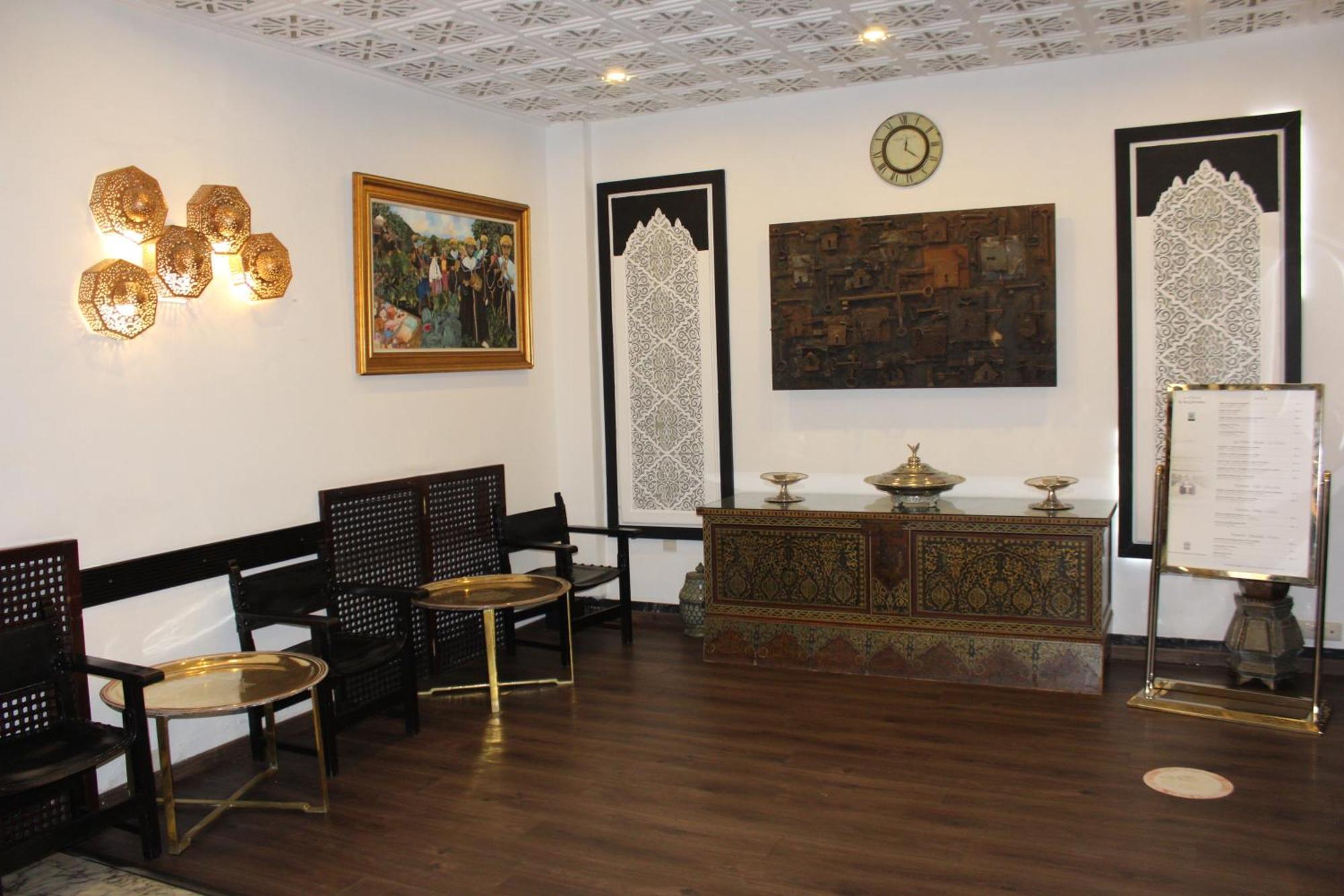 El Minzah Hotel Tanger Buitenkant foto The interior of the hotel