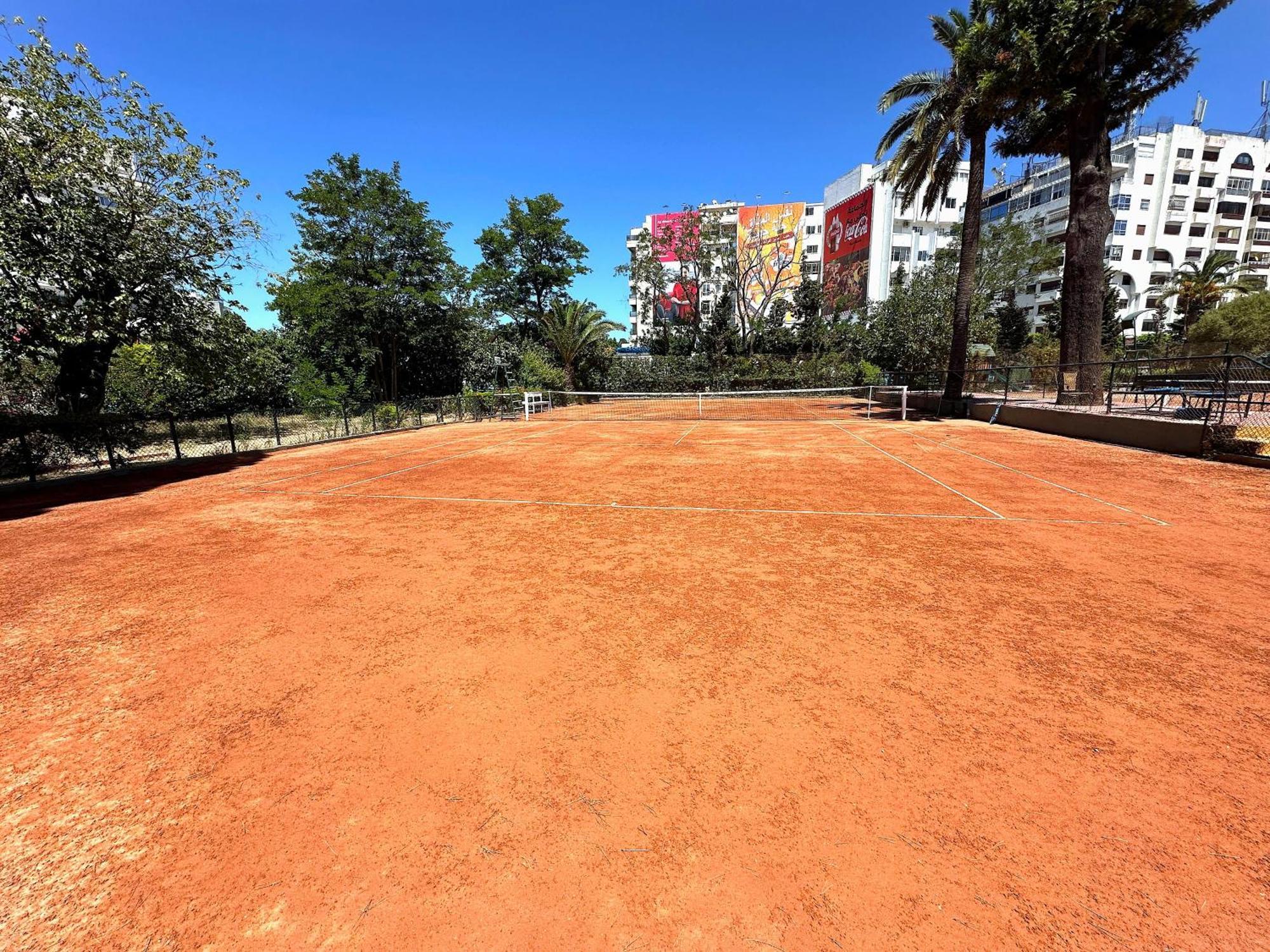 El Minzah Hotel Tanger Buitenkant foto Tennis court at the University of Patras